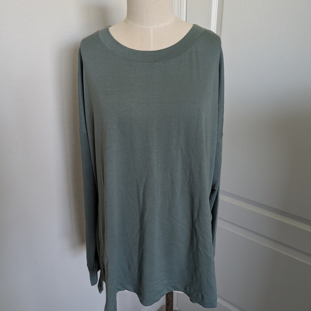 Green Long Sleeve Top
